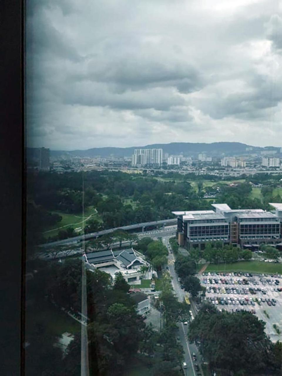 Eaton Residences Klcc By Bhs Kuala Lumpur Exterior photo